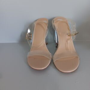 JustFab  size 38.5